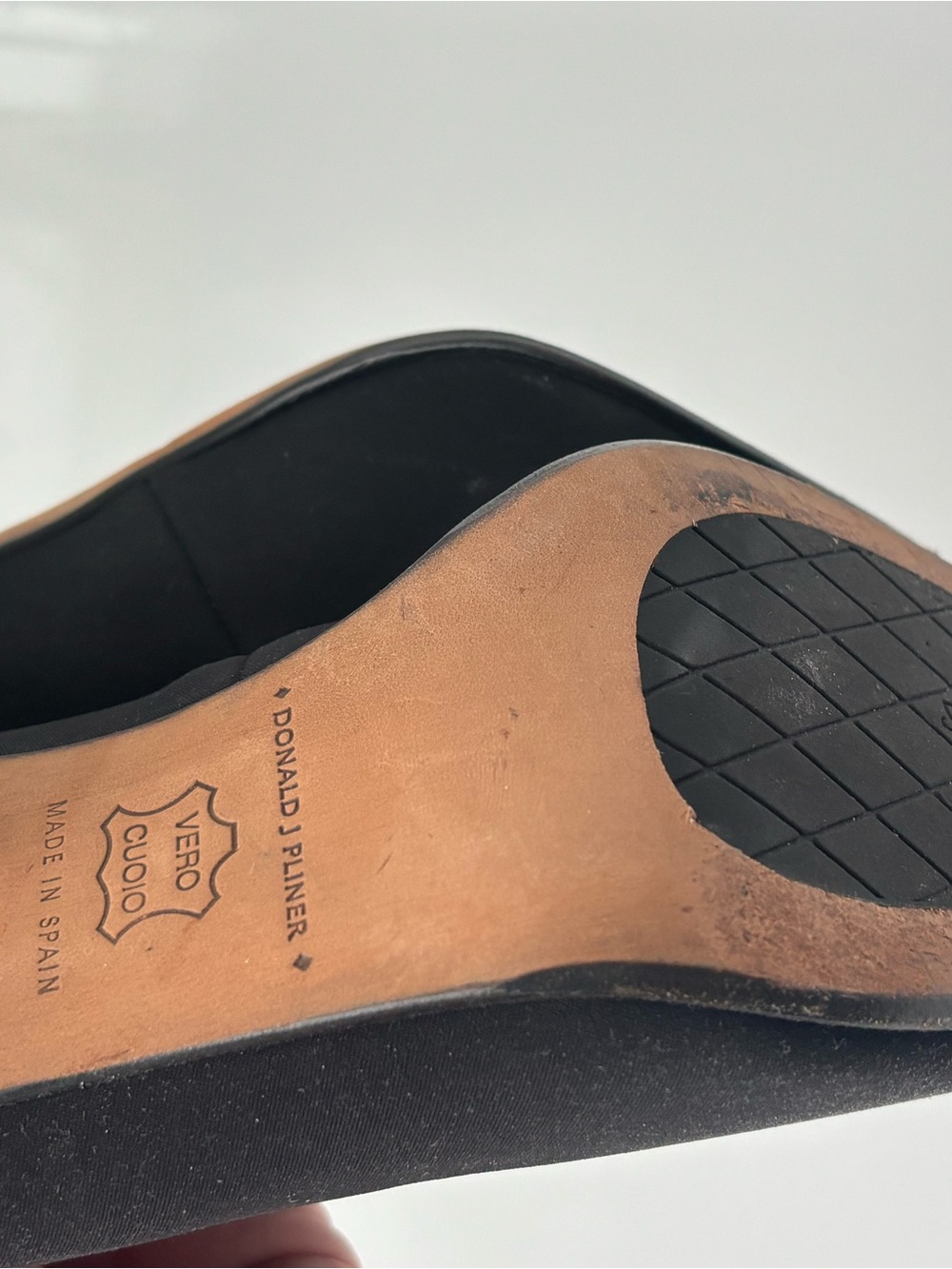 Donald J Pliner Brave Black Crepe Heels 9 - Picture 2 of 8